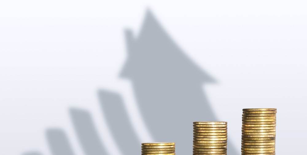 How does an interest rate rise affect home owners?